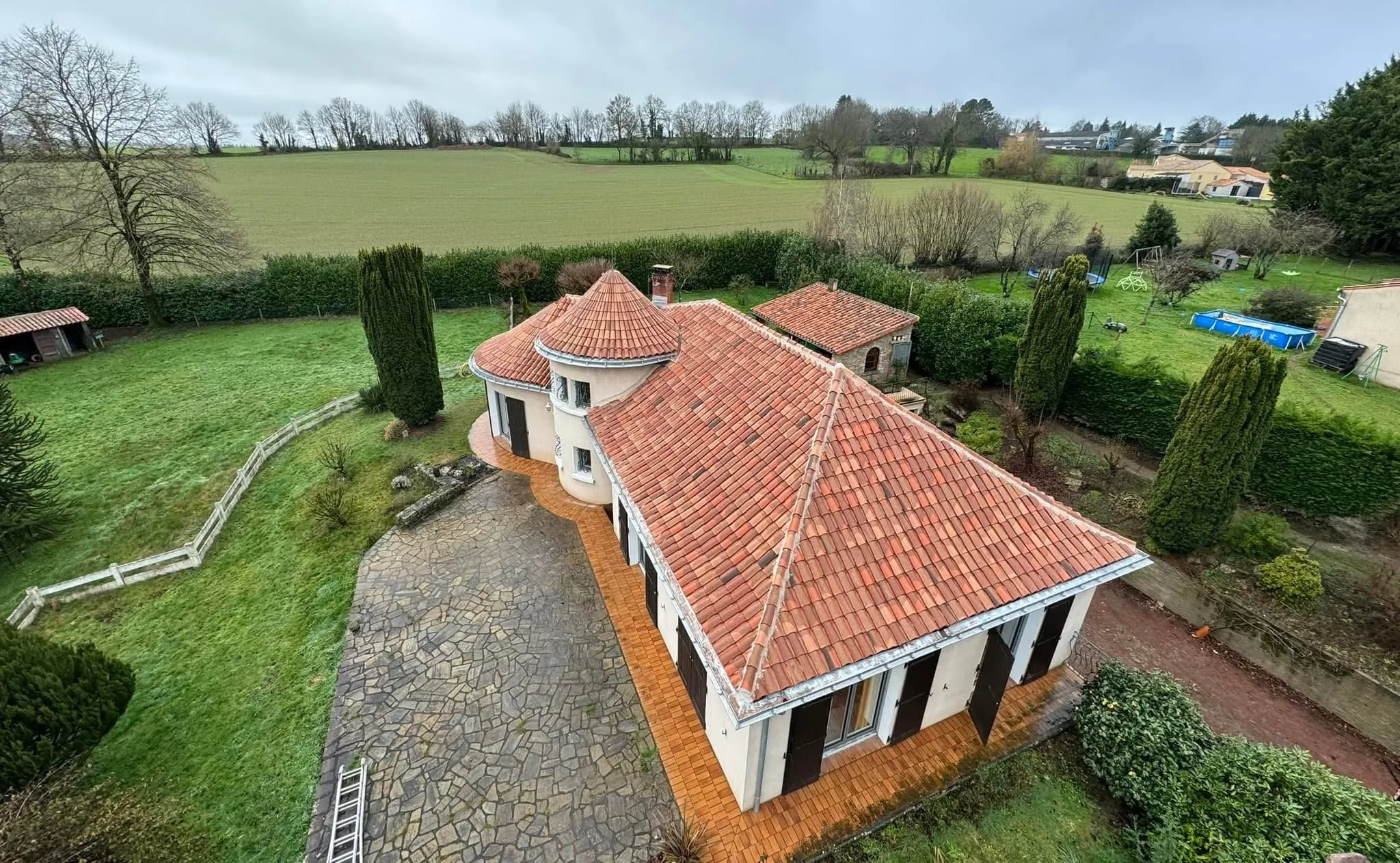 Florian Rondeau : couverture toiture aux Herbiers pr&egrave;s de Cholet en Vend&eacute;e (85)